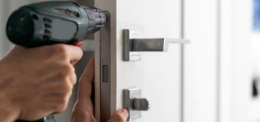 Locksmith For Lock Replacement Near Me in Downey, CA